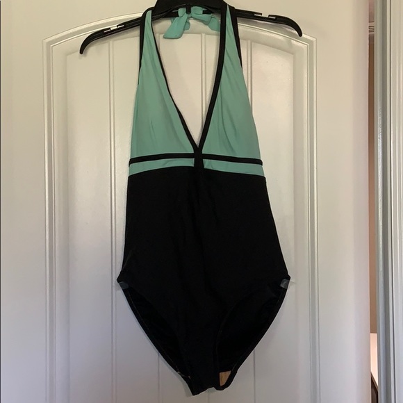 One piece color block swimsuit. Size 16. - Picture 4 of 7